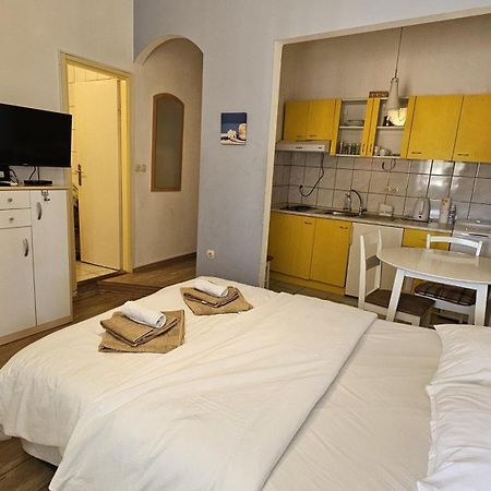 Studio Apartment Kiki For 2, Near Old Town & Beach, Free Wifi Zadar Extérieur photo