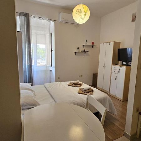 Studio Apartment Kiki For 2, Near Old Town & Beach, Free Wifi Zadar Extérieur photo