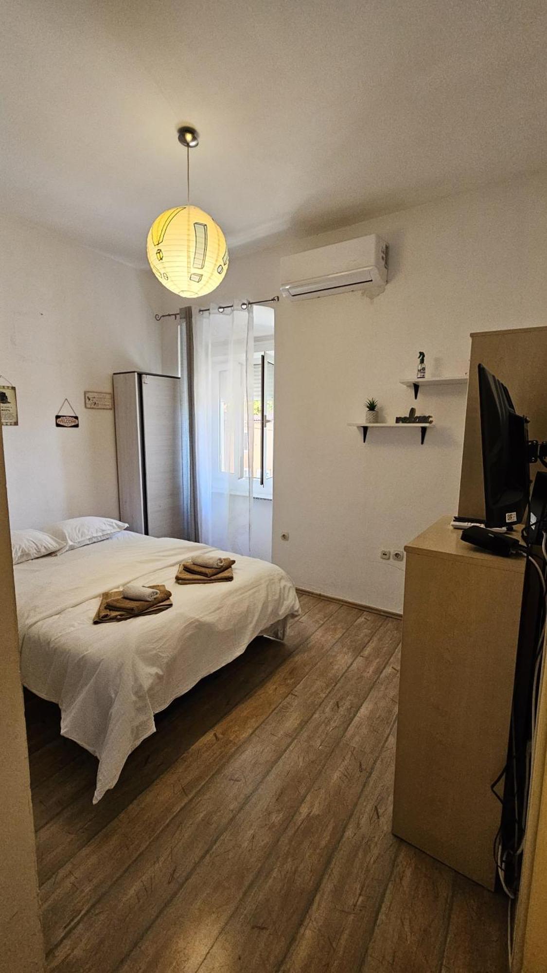 Studio Apartment Kiki For 2, Near Old Town & Beach, Free Wifi Zadar Extérieur photo